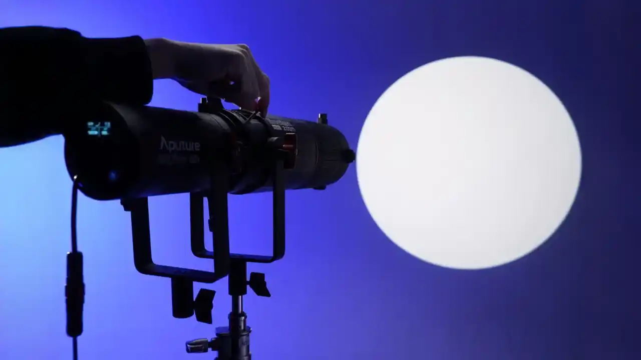 ビデオカメラ Aputure LS60 Spotlight Mini Zoom ビデオカメラ Aputure LS60 Spotlight Mini Zoom Aputure